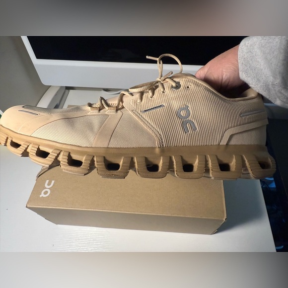 On Cloud 6 Waterproof Size 9.5 Men - Picture 5 of 13